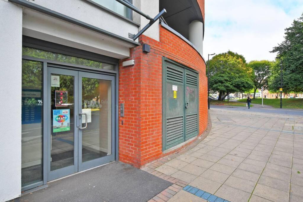 Modern, City Centre, Studio Apartment With Free Wifi, Gym Access, Netflix - West One Sheffield Zewnętrze zdjęcie
